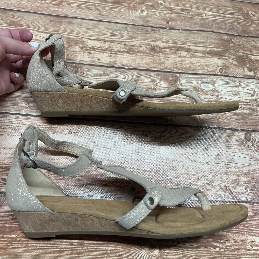 Koolaburra  Sandals‎ by Uggs Beige Gold Sparkle Leather Size 8.5 Open Toe Wedge